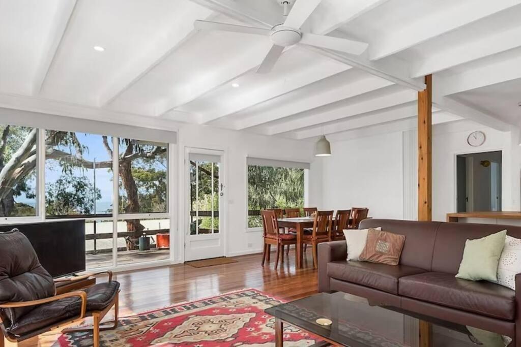Whispering Gums - Ocean Views, Pet Friendly, EV UNIT 7kW for electric cars, Sleeps 7 photo 2
