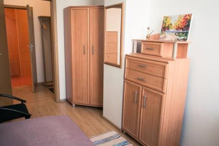 Town Hall 3 Bedroom Apartment - Tap to explore photos