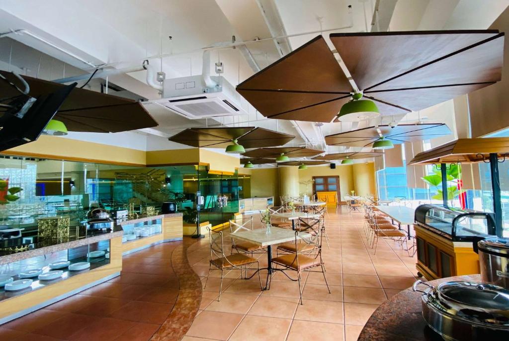 Days Hotel by Wyndham Iloilo photo 1