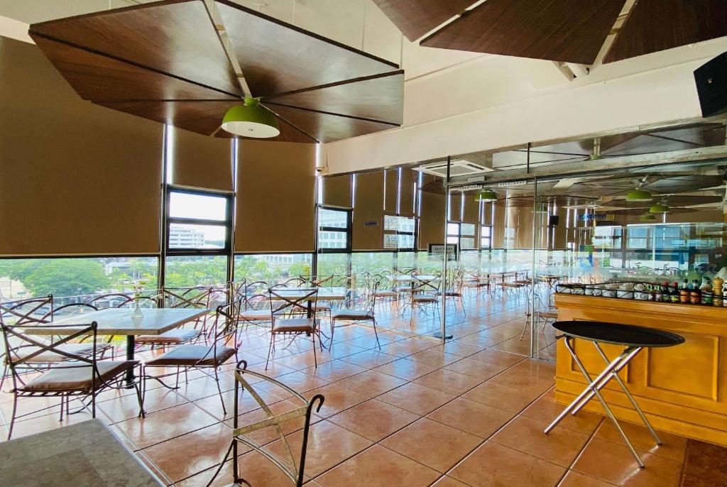 Days Hotel by Wyndham Iloilo photo 3
