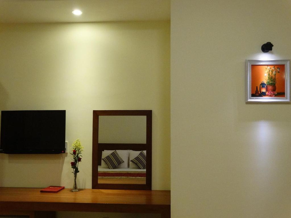 Двухместный (Улучшенный двухместный номер с 1 кроватью), Hoa Vinh Hotel