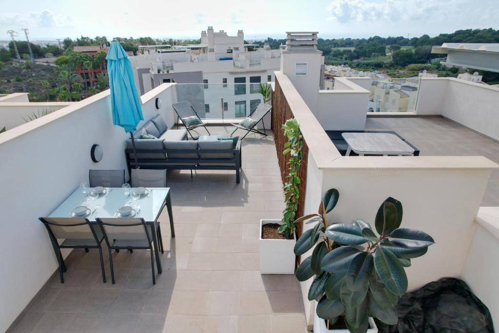 Luxurious flat & private rooftop in Villamartin Orihuela Costa photo 2