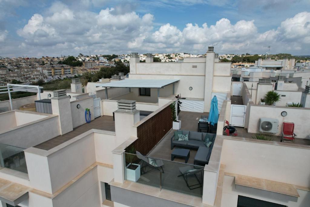 Luxurious flat & private rooftop in Villamartin Orihuela Costa photo 4