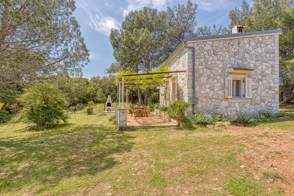 Eco House Zabodarski Beach - Happy Rentals photo 1