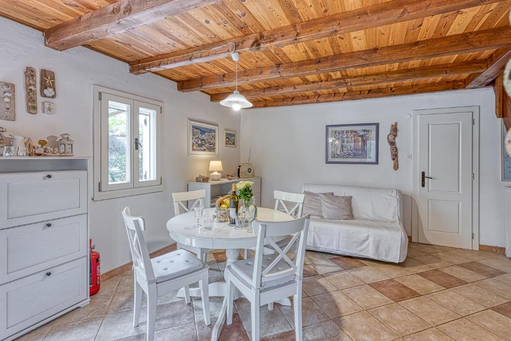 Eco House Zabodarski Beach - Happy Rentals photo 4