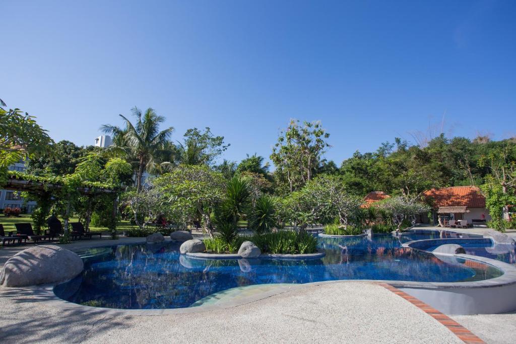 Bintang Flores Hotel - Tap to explore photos