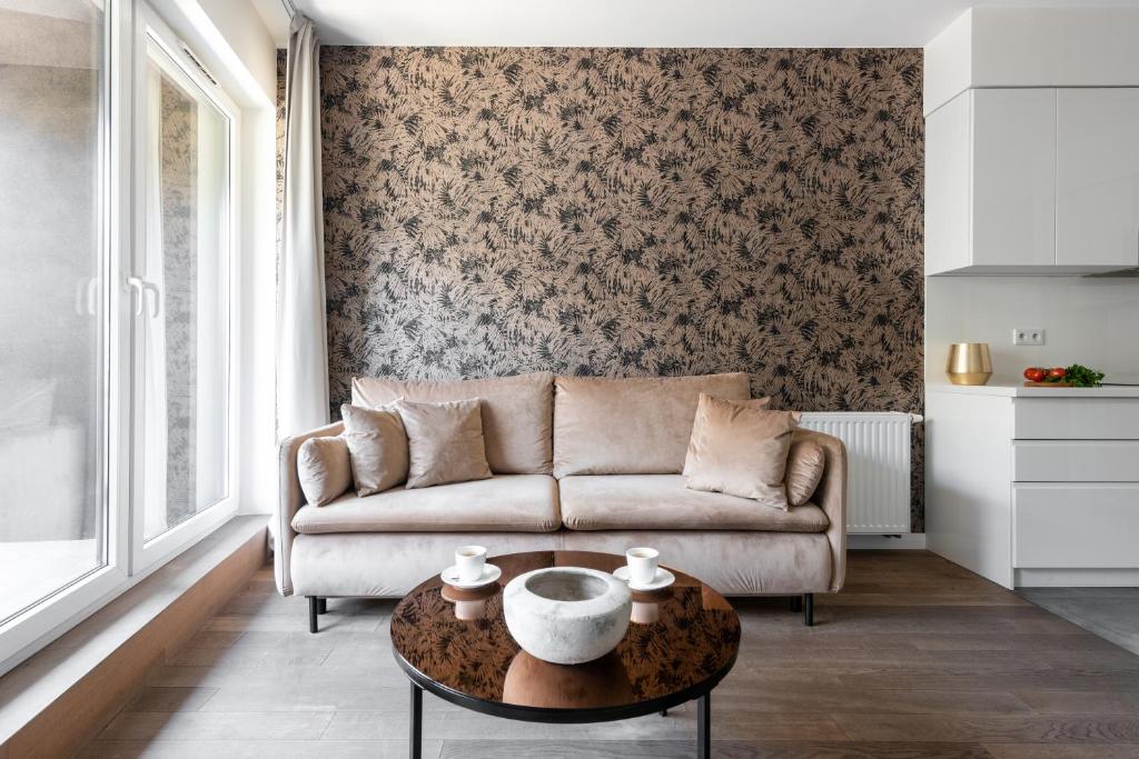 Apartamenty-Wroc Kurkowa 14 - Tap to explore photos