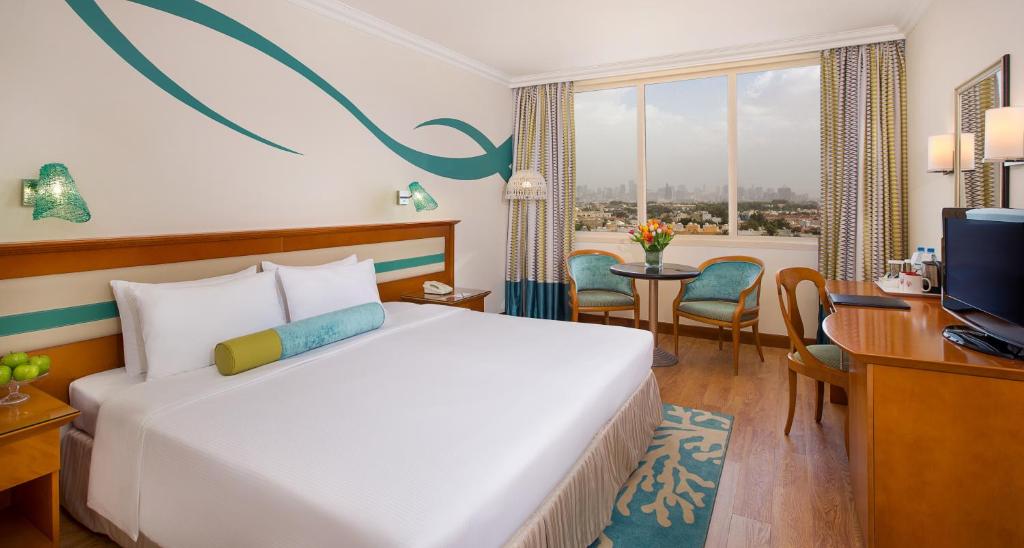 Двухместный (Номер Делюкс с видом на город), Курортный отель Coral Beach Resort Sharjah