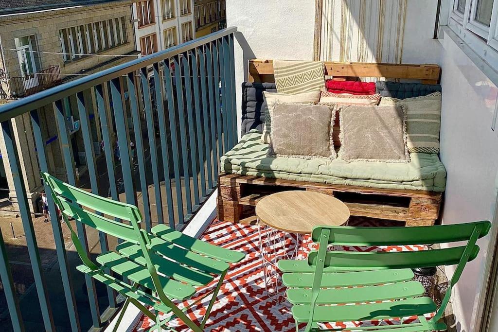 Joli T2 en centre-ville Lorient avec balcon cosy photo 3