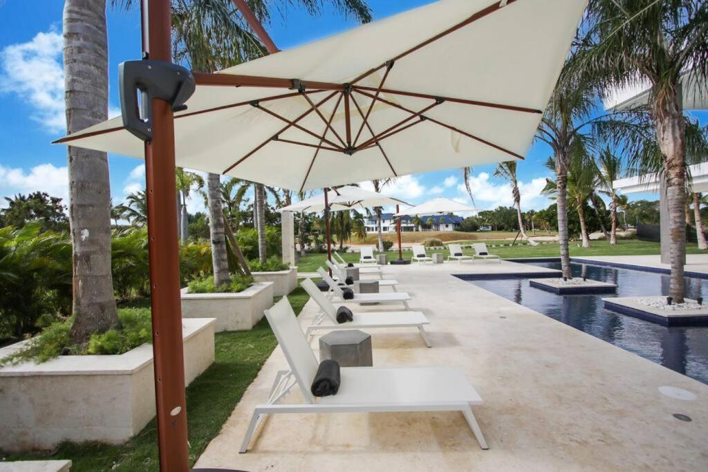 LAS PALMAS 78 ACCESS TO EDEN ROC BEACH CLUB GOURMET CHEF BUTLER MAiD 2 GOLF CARTS photo 3