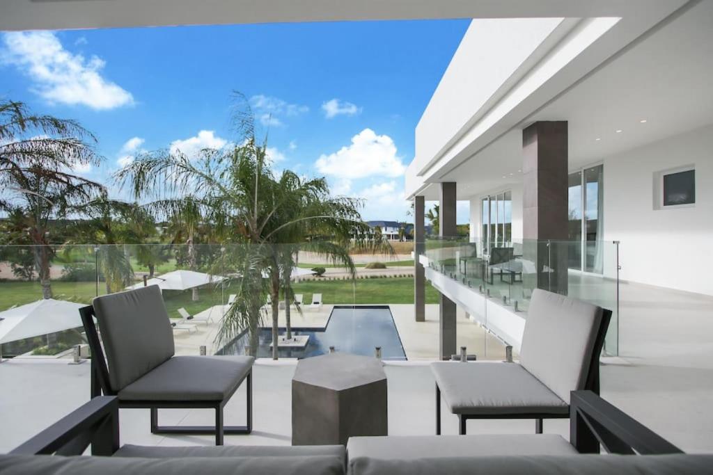 LAS PALMAS 78 ACCESS TO EDEN ROC BEACH CLUB GOURMET CHEF BUTLER MAiD 2 GOLF CARTS photo 4