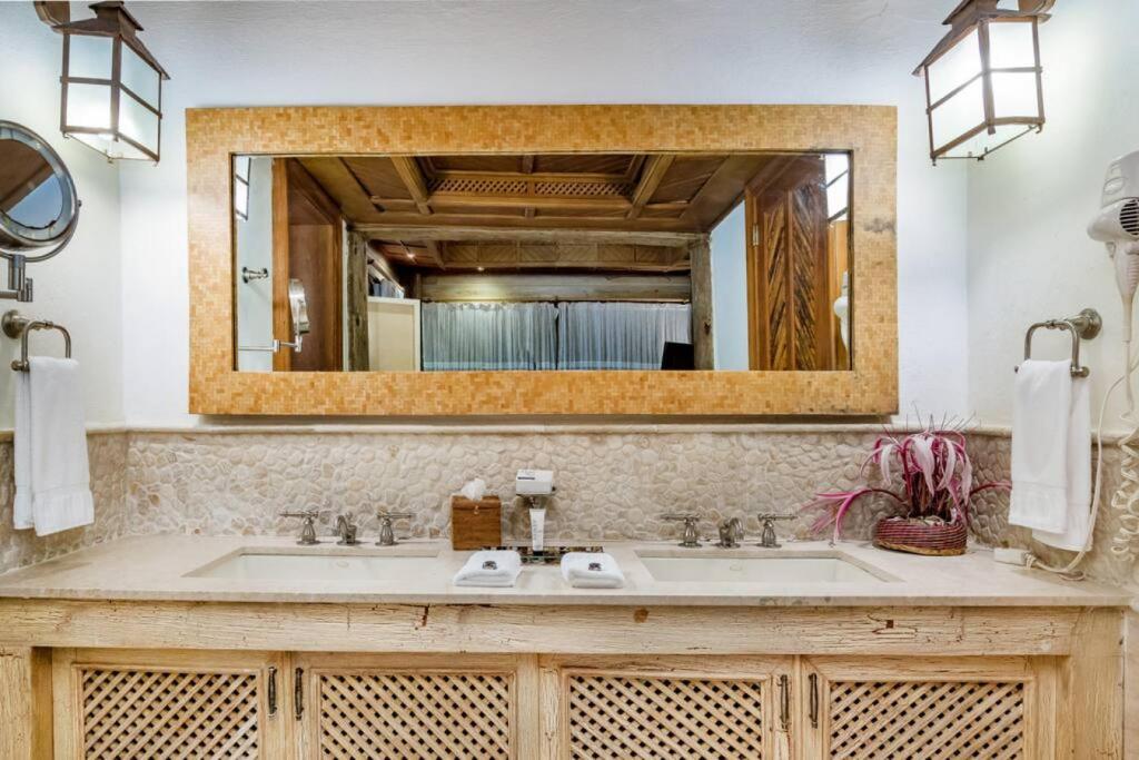 CALETON 5 LUXURY VILLA With ACCESS TO EDEN ROC BEACH photo 3