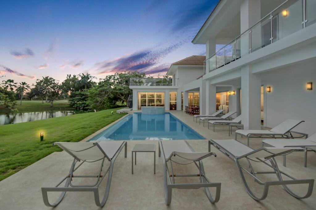 LAKE VIEW VILLA CHEF MAiD POOL JACUZZI photo 3