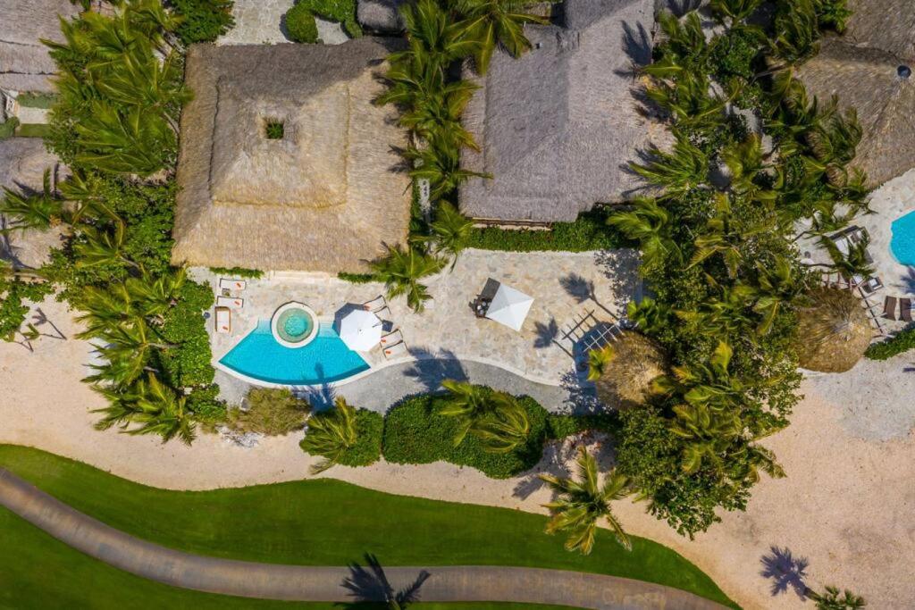 CALETON 9 OCEAN VIEW CHEF MAiD BUTLER POOL AND EDEN ROC ACCESS photo 4