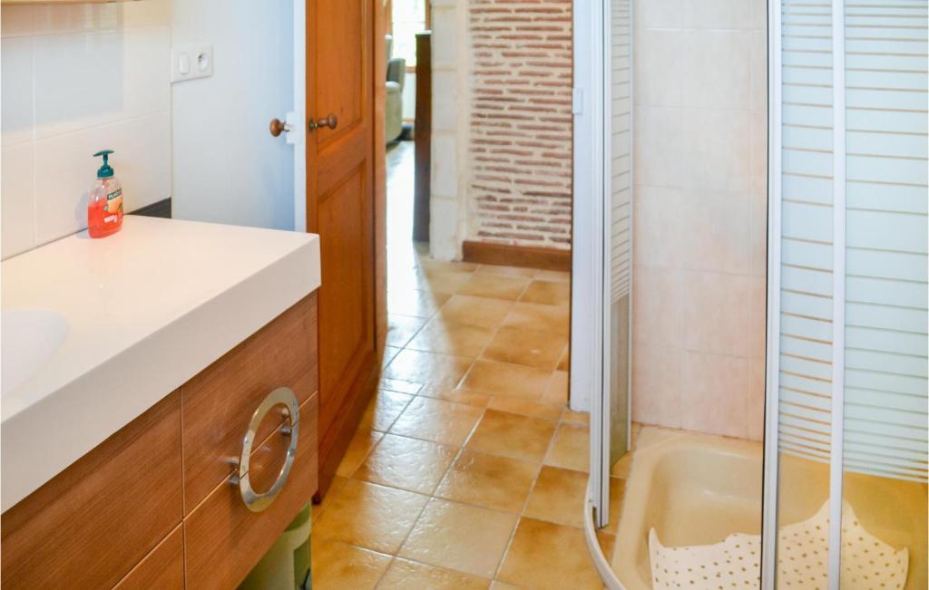Nice Home In Bergerac With Wifi And 4 Bedrooms photo 2