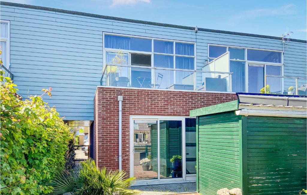 Awesome Home In Oude Tonge With Wifi And 2 Bedrooms