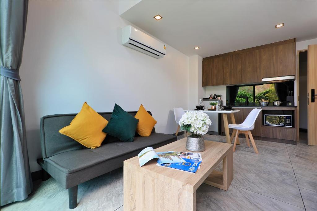 Utopia Villa Naiharn Beach photo 3