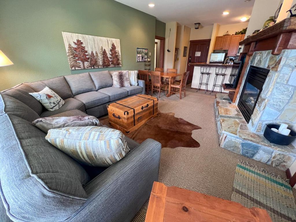 Snow Creek Lodge by Fernie Central Reservations photo 2