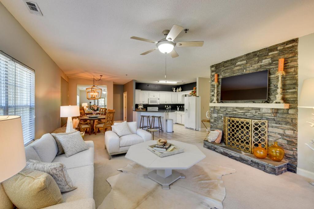 Kingwood Resort Condo with Golf Course Views! photo 2