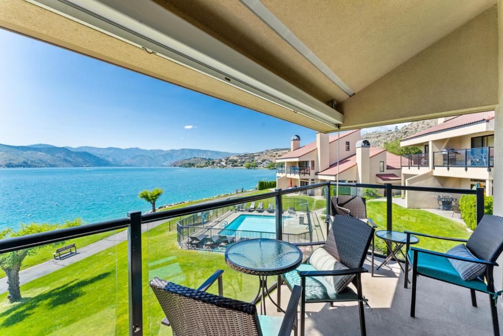 Lake Chelan Shores Picture Perfect 11 to 6 photo 1