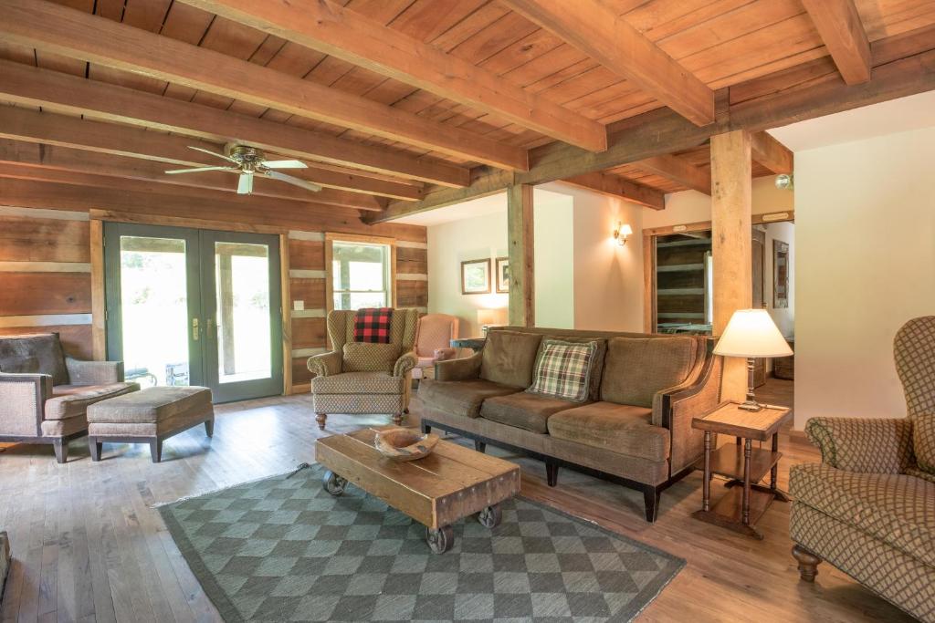 Duggas And Bones Lodge photo 3