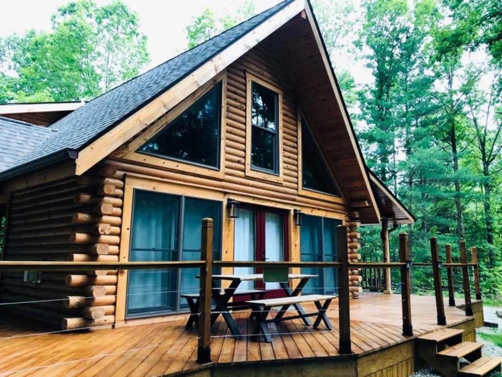 Brown County Log Cabin image