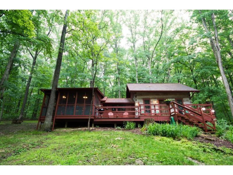 Grandma Barnes Cabin image