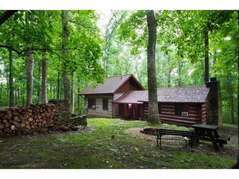 Grandma Barnes Cabin photo 3