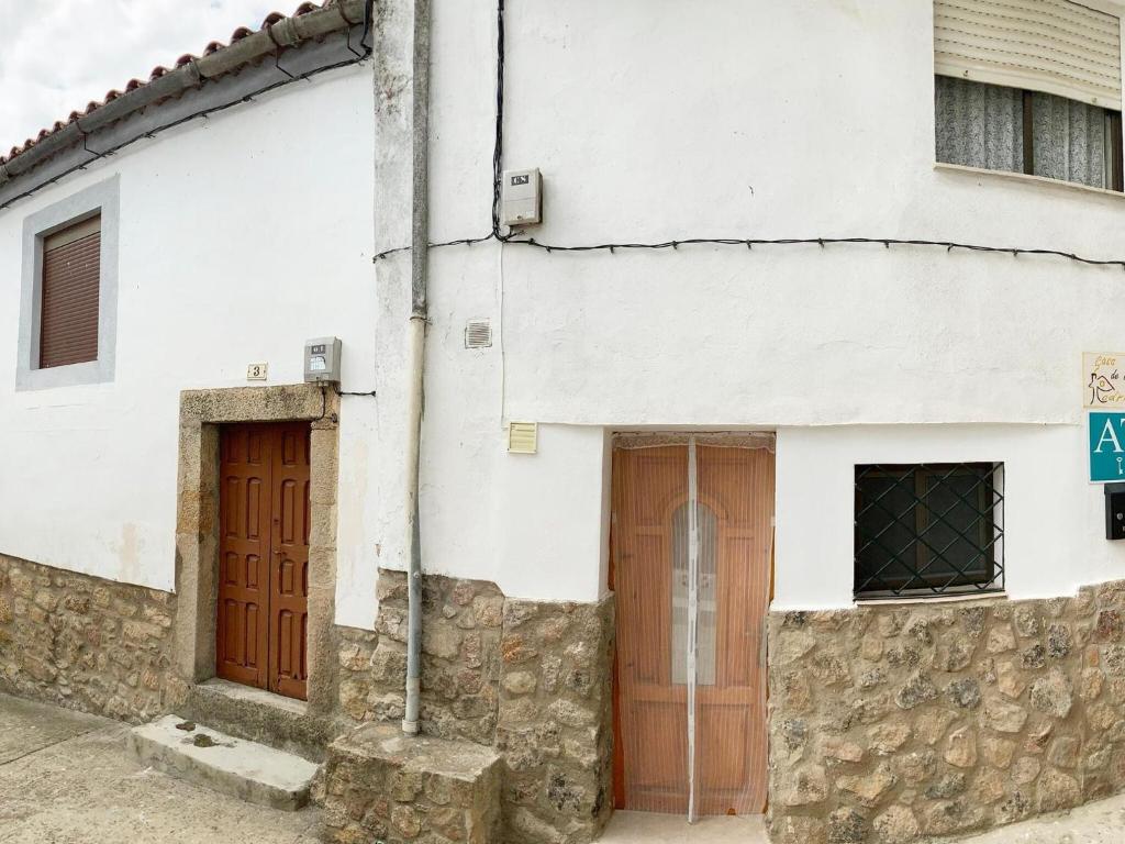 Beautiful holiday home in Villamiel with balcony terrace