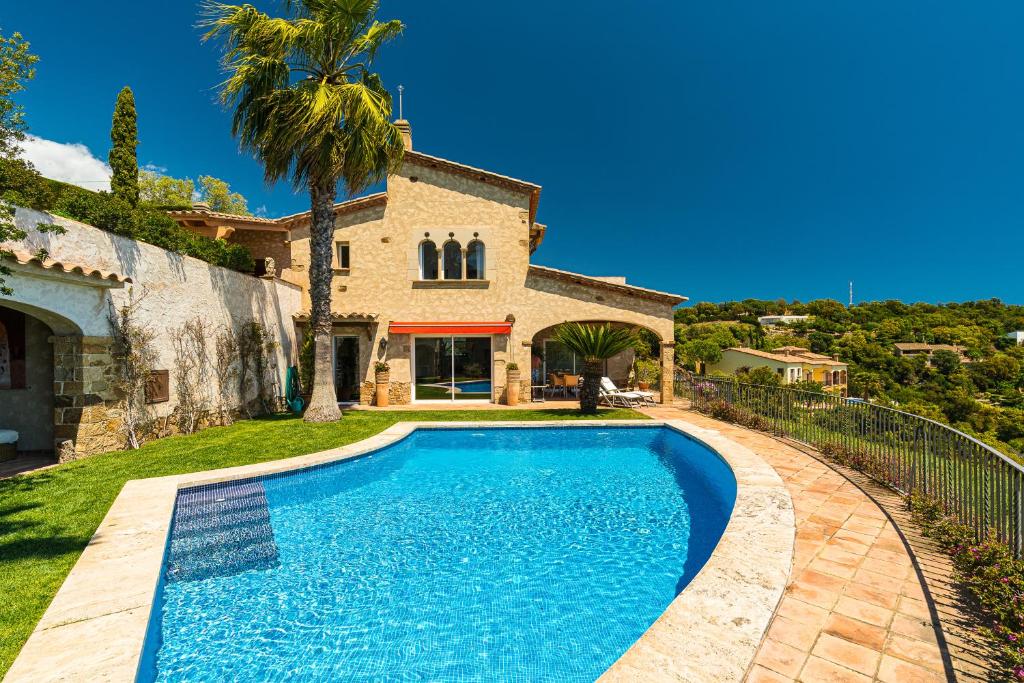 Villa Azucena with splendid swimming pool and seaview photo 1
