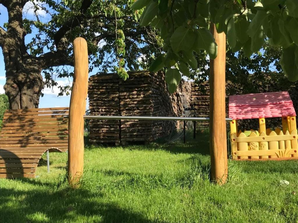 Zelte individuell auf der Obstwiese photo 3