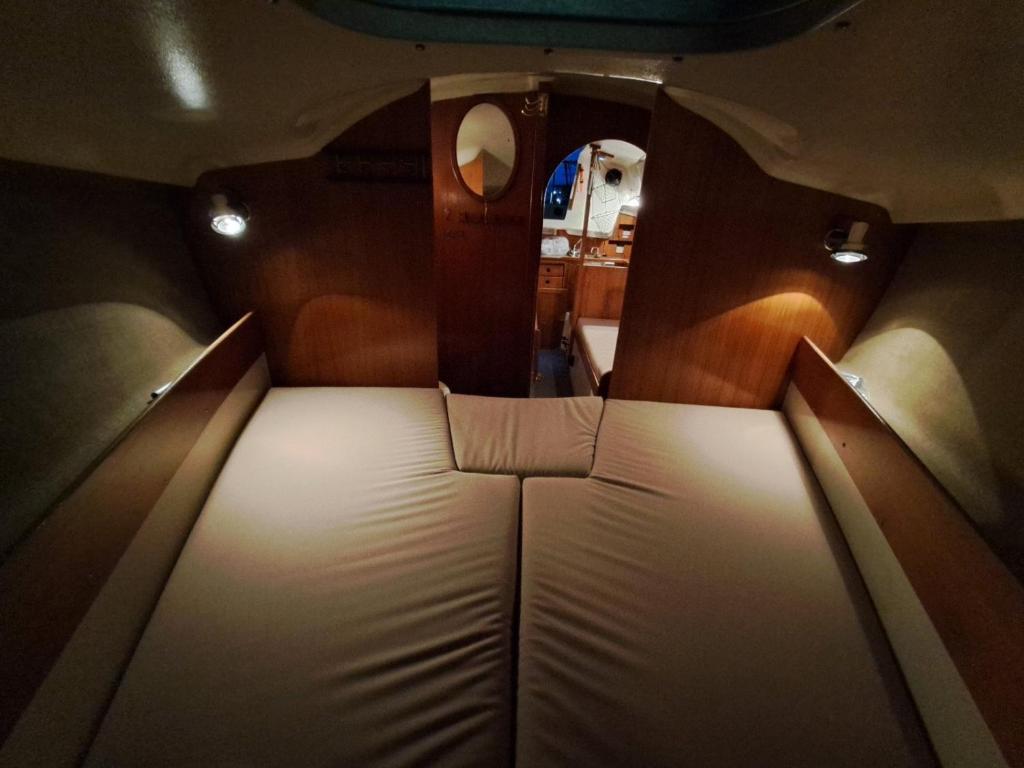 Unique boat photo 3