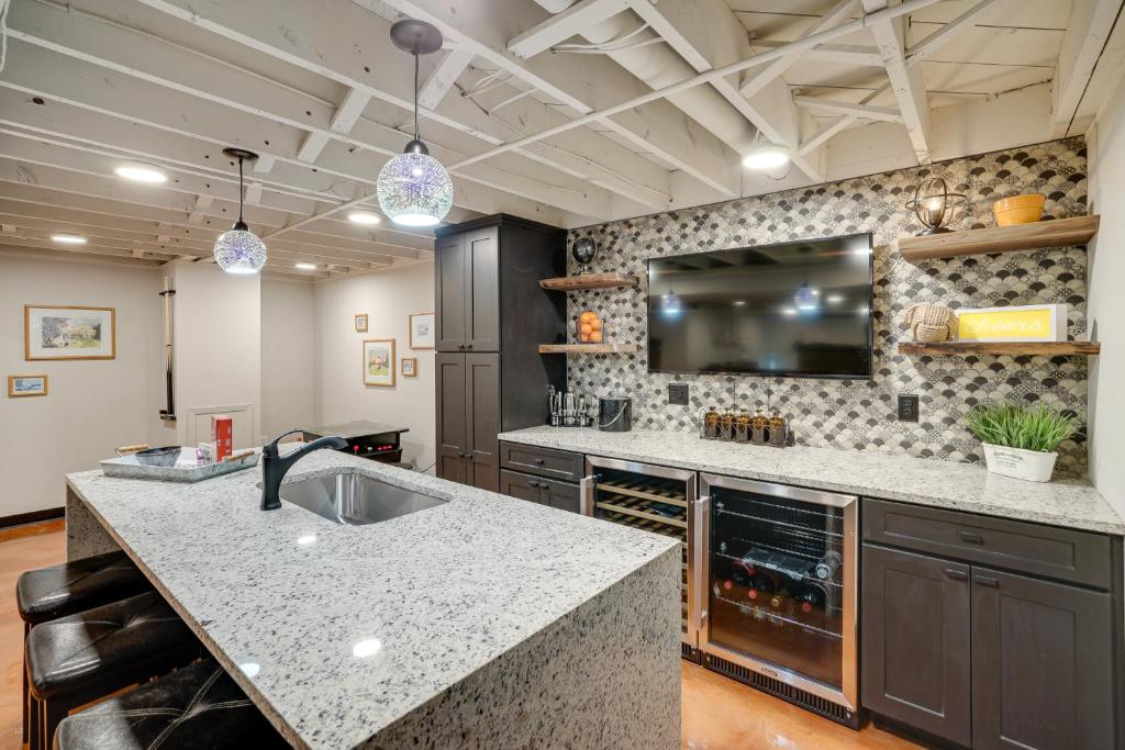 Minneapolis Vacation Rental about 8 Mi to Downtown! photo 2