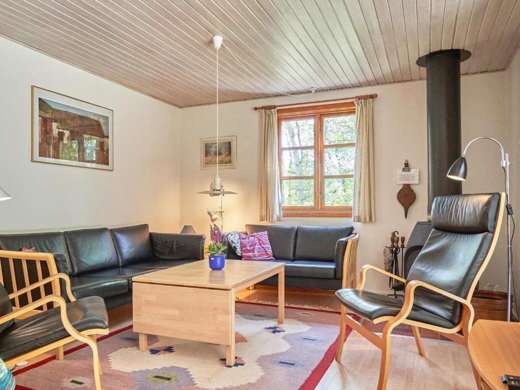 Three-Bedroom Holiday home in Rønne 4 photo 4
