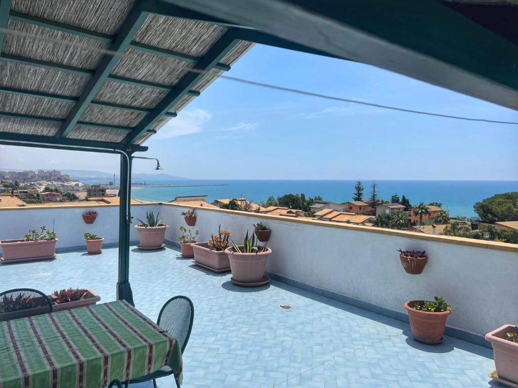 LA TERRAZZA SUL MARE