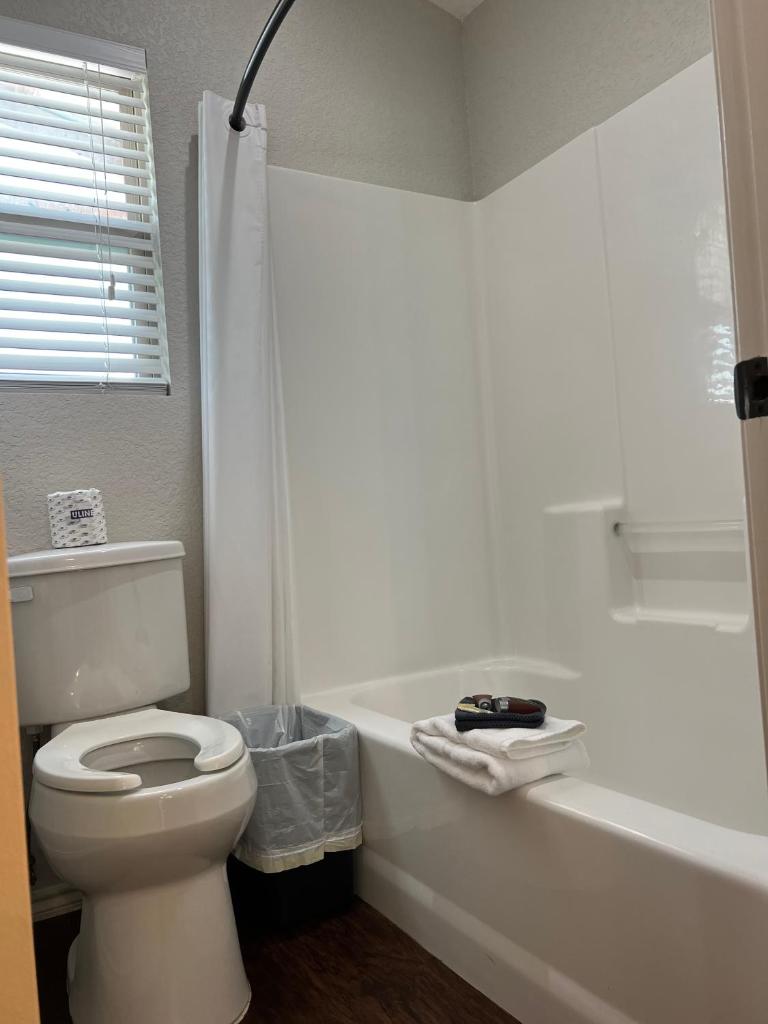 D&R Rivercity RV Resort photo 3