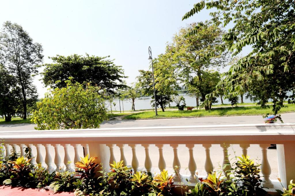 Lantana Huế homestay 2 - phòng đôi view sông Hương trung tâm thành phố #101