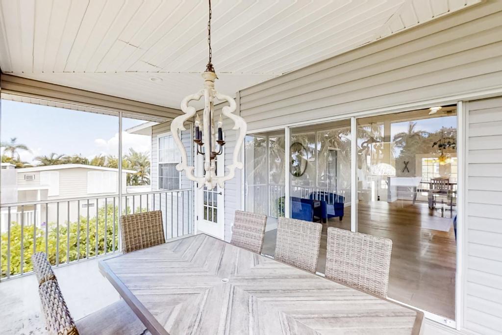 Blue Harbor Hideaway photo 2