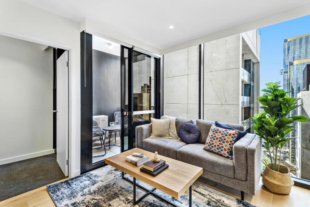 Melbourne Blissluxe 2br W Pool, Gym, City Charm