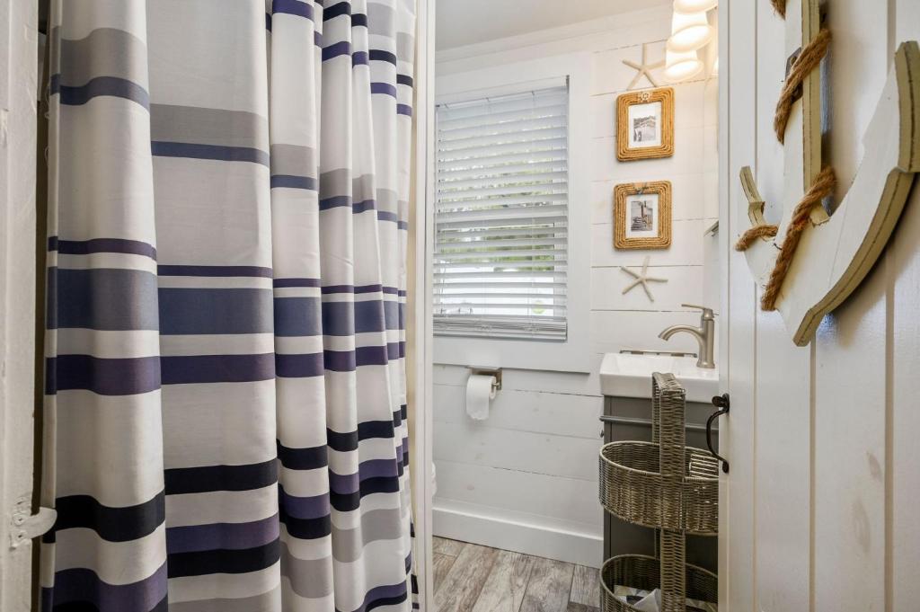 194 Captain Chase Road Dennis Port Cape Cod - - Beach Retreat I photo 4