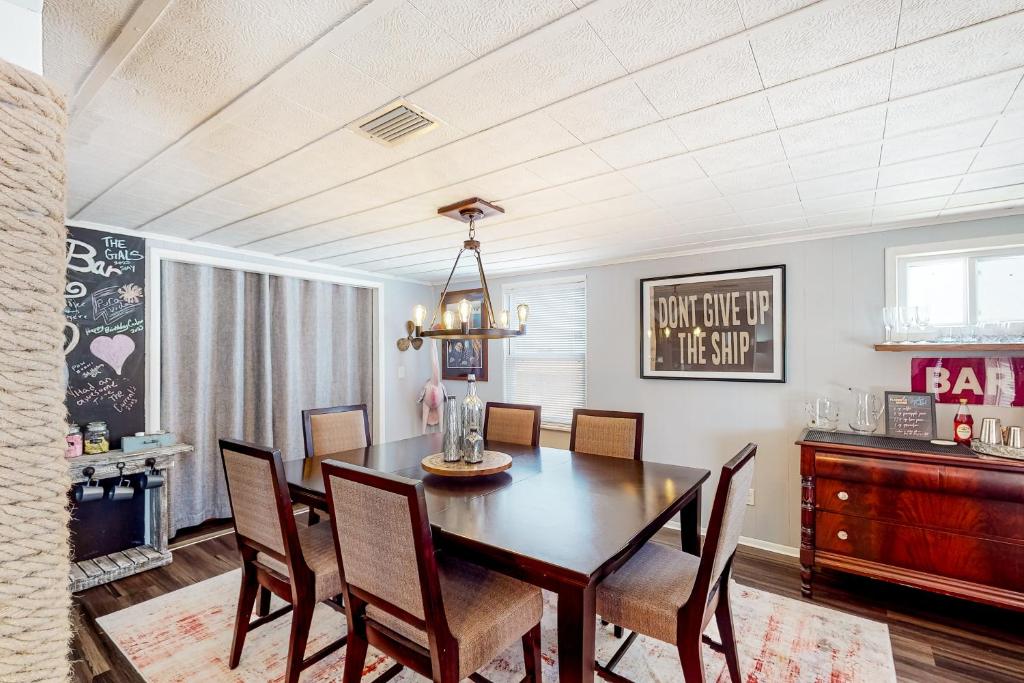 Flamingo House photo 1