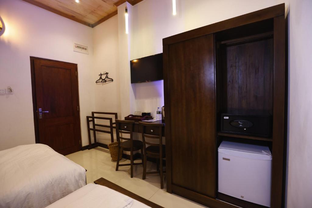 J Hotel photo 3
