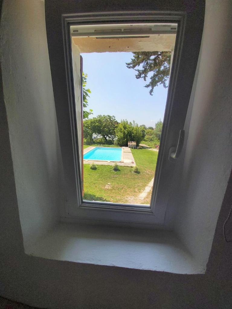 Ravissant studio à la ferme avec piscine photo 1