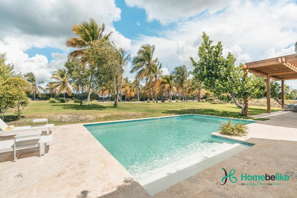 Perfect getaway 4BR Villa at Las Palmas Cap Cana photo 1