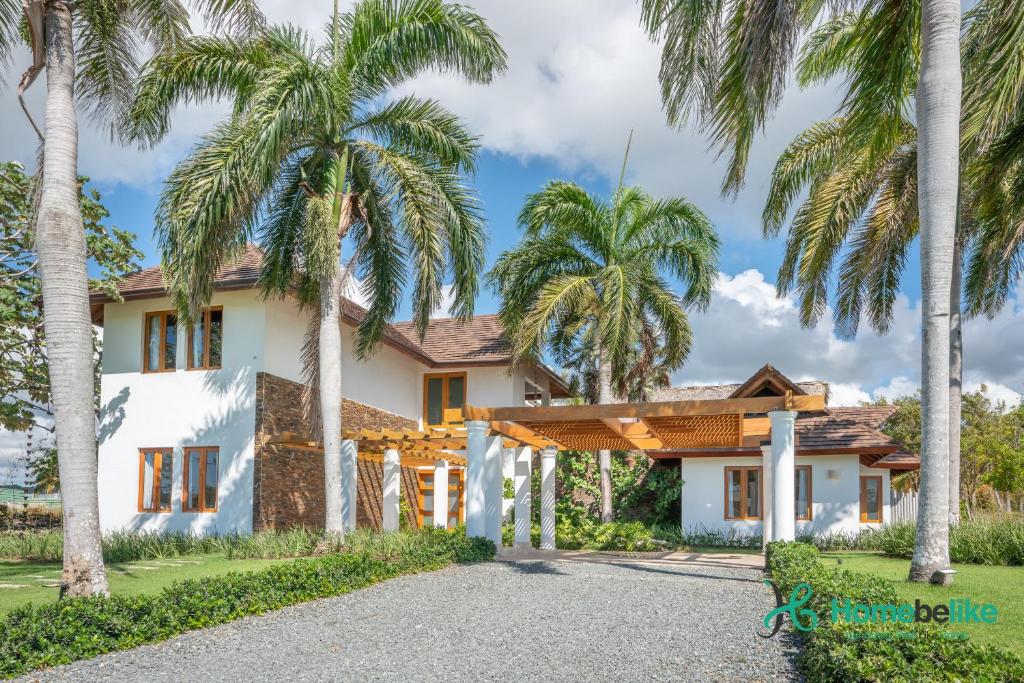 Perfect getaway 4BR Villa at Las Palmas Cap Cana