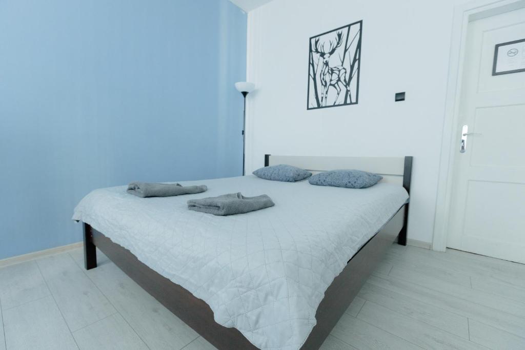 Hidden Peak - Guestrooms Room Type - Double Room with Shared Bathroom Hidden Peak - Guestrooms Room Type - Double Room with Shared Bathroom