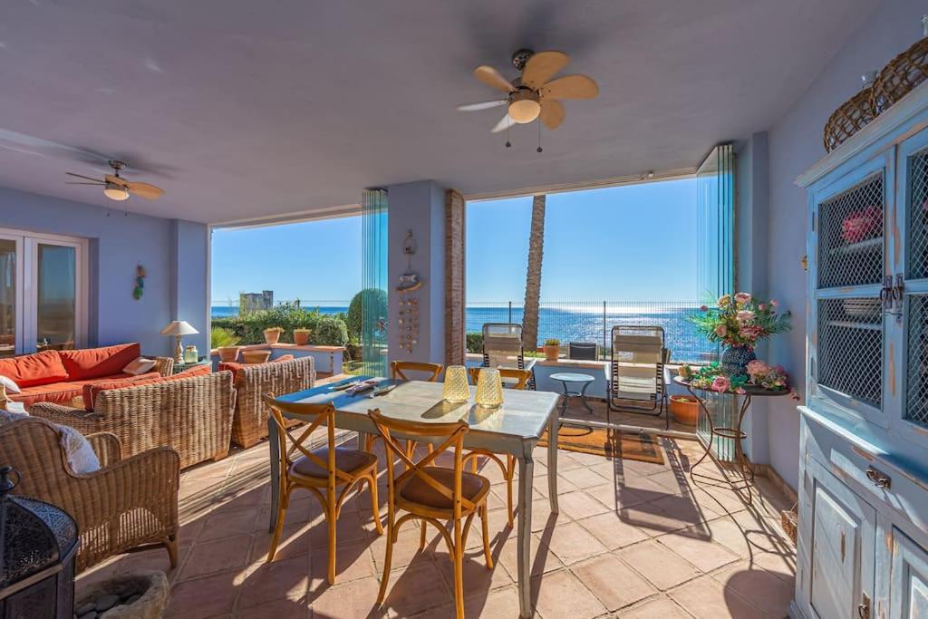 NEW LISTING - La Perla, Great Beachfront apartment - Ideal for families photo 3
