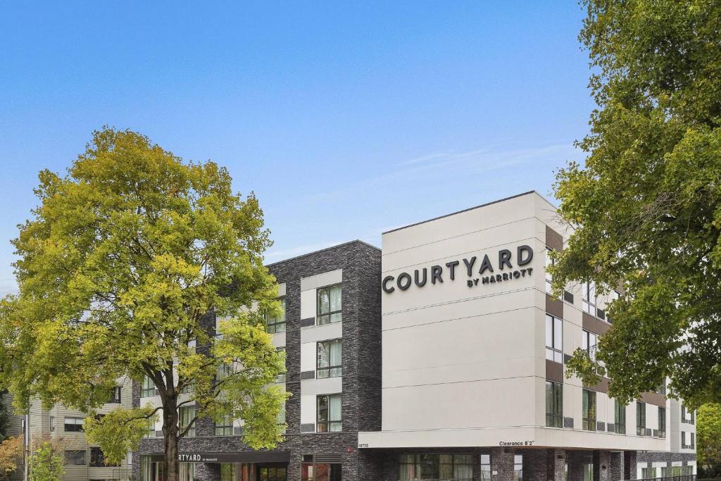 Courtyard by Marriott Seattle Northgate image