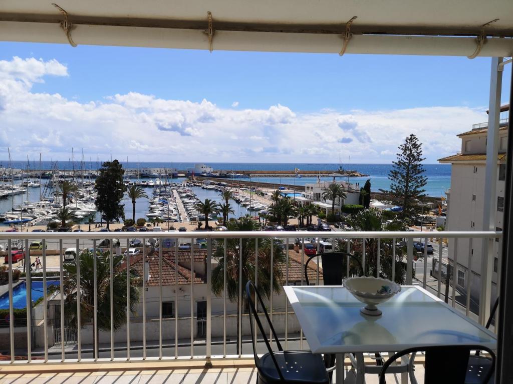 Apartamento encantador con vistas al Club Naútico