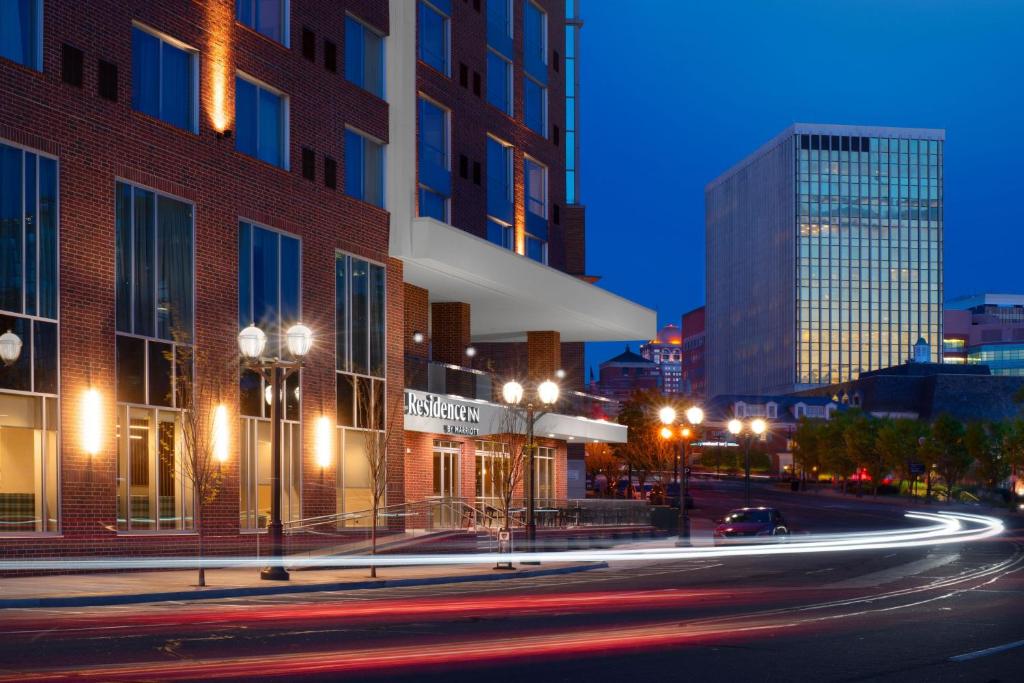 Residence Inn by Marriott St Louis Clayton photo 3